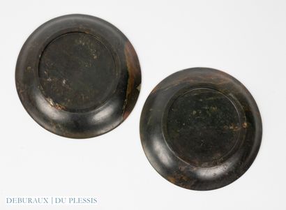 Pair of plates in hard stone.
D. 20.5 cm...