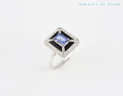 Ring in 750°/°° white gold set with a tanzanite...