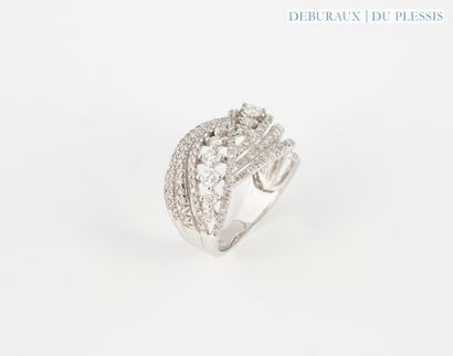 Gold 750°/°° ribbon ring set with diamonds.
TDD...