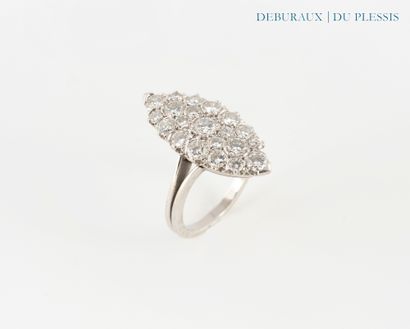 Marquise ring in 750°/°° white gold set with...