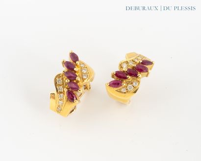 Pair of ear clips in 750°/°° gold set with...