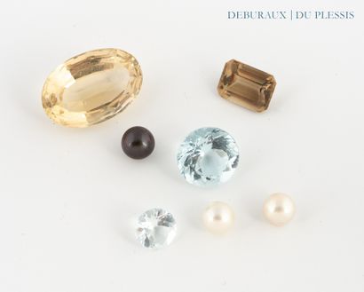Lot de pierres fines comprenant citrine,...