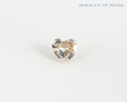 Heart-cut diamond, approx. 1.10 ct.
(chi...
