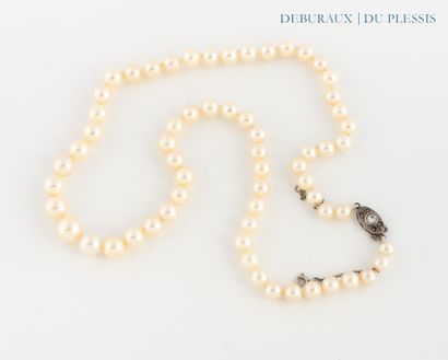 Necklace of tumbling cultured pearls, 800°/°°...