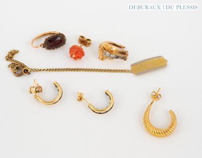 Lot of 750°/°° gold debris, red stones, coral,...