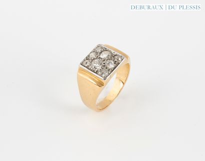Tank signet ring in 750°/°° gold set with...
