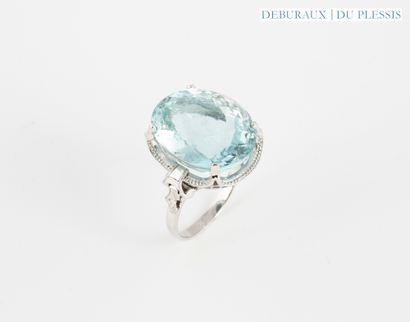 Ring in 750°/°° white gold set with a large...