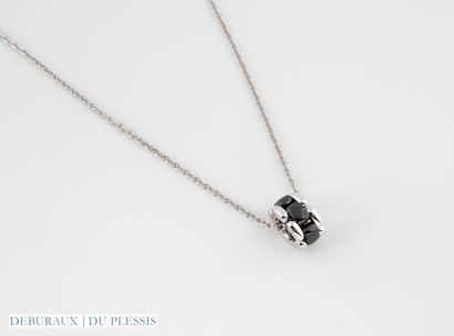 CHANEL
Ultra semi-articulated chain and pendant...