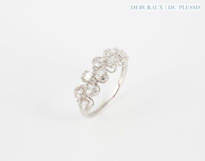 River ring in 750°/°° white gold, centered...