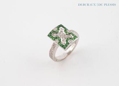 Ring in 750°/°° white gold set with a geometric...