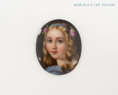Miniature à décor d'un profil d'enfant sur...