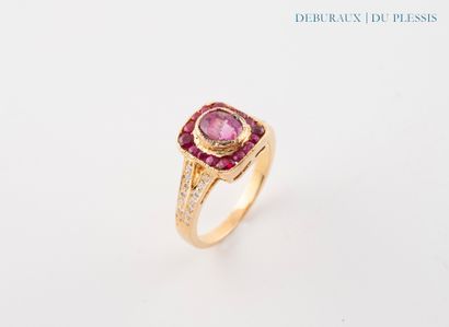 Ring in 750°/°° gold set with a probably...