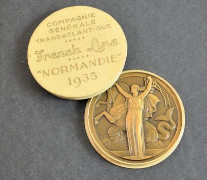 Médaille commémorative du lancement du paquebot,...