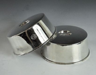 Cloche ronde en métal argenté. Modèle « Transat...