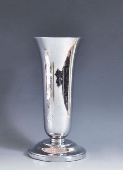 Soliflore circulaire. Hauteur: 16 cm. Photo...