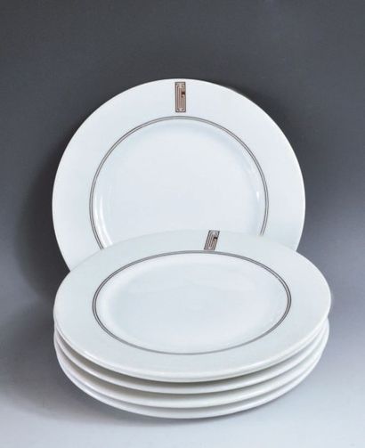 12 Assiettes plate en porcelaine blanche...