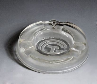 Cendrier rond en cristal avec le monogramme...
