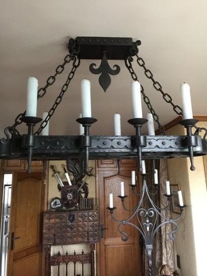 Lustre en fer forgé. Style Néo Gothique