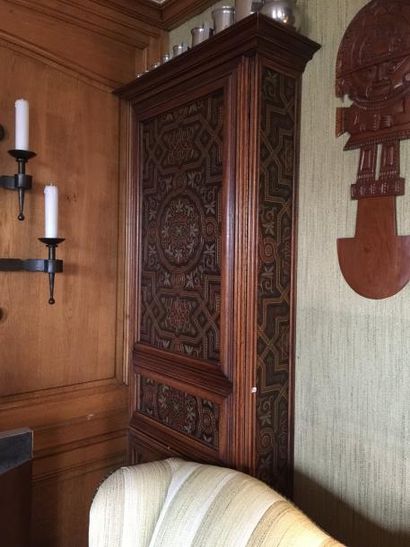 Armoire une porte, travail de style comp...