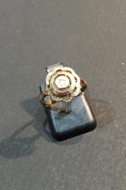 Bague de jeune fille en or jaune serti d'une...