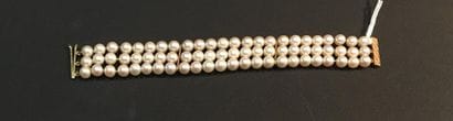 Bracelet trois rangs de perles de culture,...