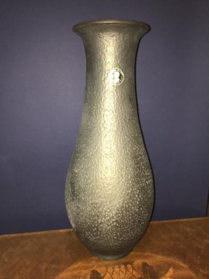 Terra-Nigra Manufaktur Wien.

Vase à haut...