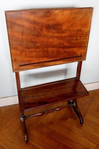Pupitre à deux tablettes rabattables en bois...