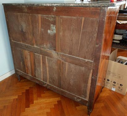 Commode trois-quarts en bois de placage ouvrant...