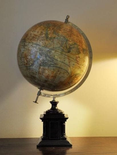 Globe terrestre en bois et papier, demi-méridien...
