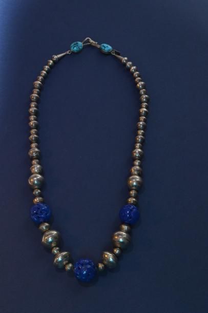 Collier en argent 950°/°° orné d'une chute...