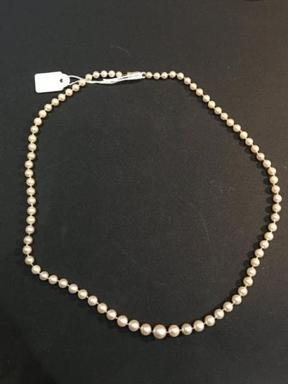 Collier de perles de culture en chute