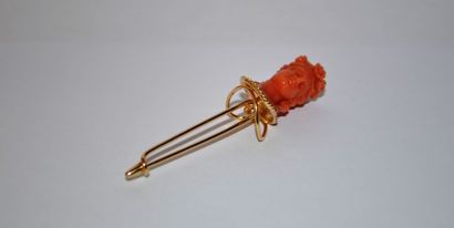 Broche en or 750 °/°° ornée d'une tête à...