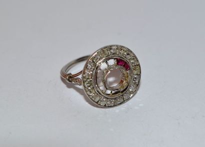 Monture de bague en platine sertie d'un double...