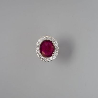 Bague Pompadour en or 750 °/°° sertie d'un...