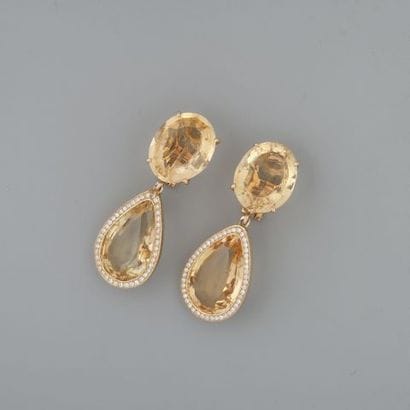 Paire de pendants d'oreilles en or 750 °/°°...