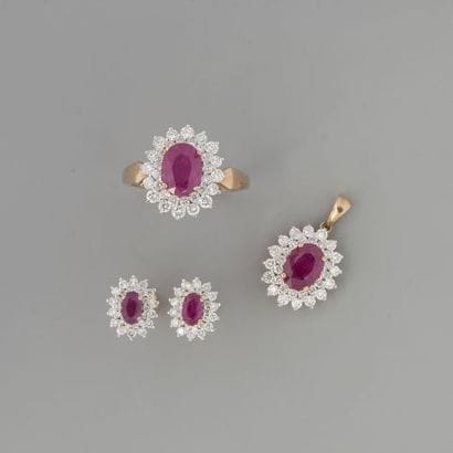 Parure Pompadour en or 375 °/°° serti de...