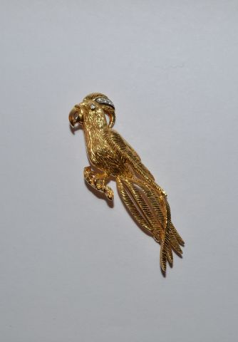 Broche perroquet en or 750 °/°° sertie de...