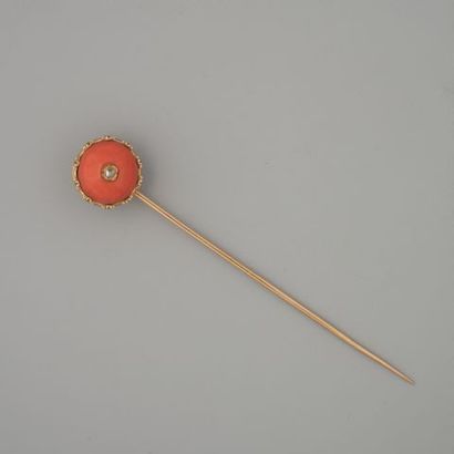 Epingle de cravate or 750 °/°° sertie d'une...