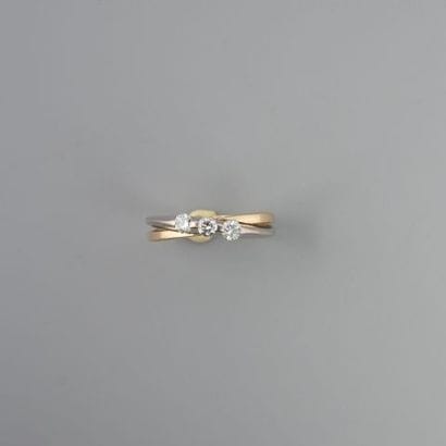Bague croisée en or deux tons 750 °/°° sertie...