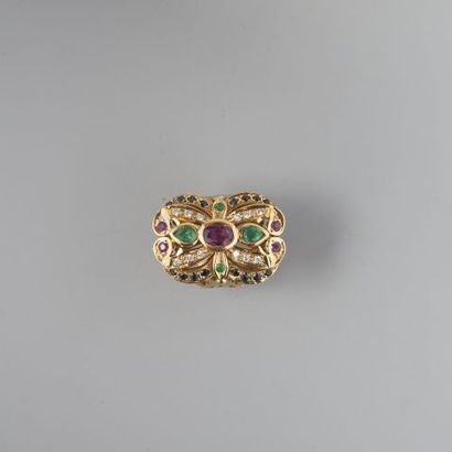 Bague feuillagée en or 750 °/°° sertie clos...