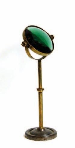 Double miroir monté sur un pied en fonte...