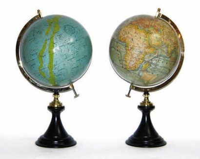 Paire de globes. Montage par 1/2 méridien...