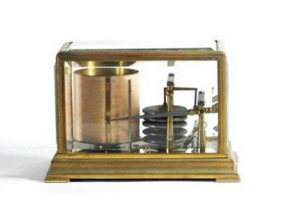 Barométre enregistreur en bronze. Vitrine...