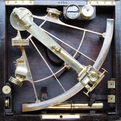 Sextant en bronze, limbe et vernier divisés...