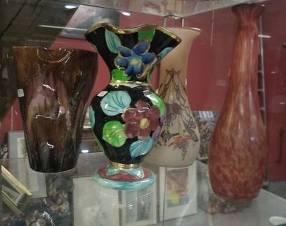 Ensemble de vases : Vallauris décor de fleurs,...
