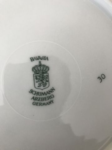 Partie de service en porcelaine allemande...