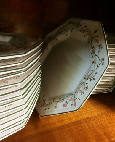 Partie de service en porcelaine anglaise...