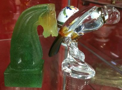 Deux statuettes en cristal : Tête de cheval...