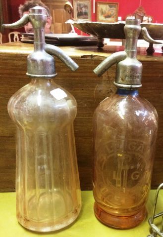 2 Bouteilles à eau de selz rose et orang...