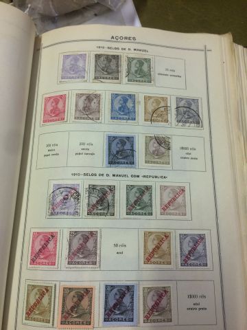 1 Album de timbres Portugal